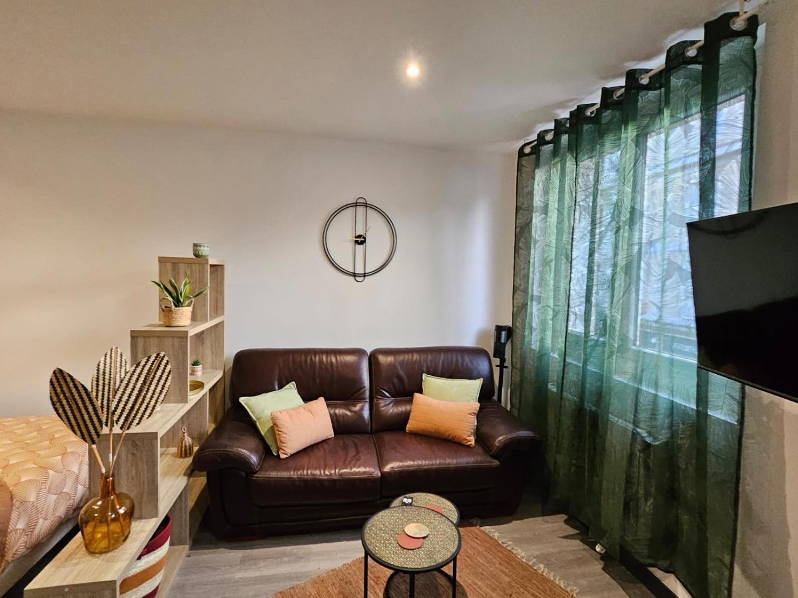 Nassau2 F1 Apartment โบเวส์ ภายนอก รูปภาพ